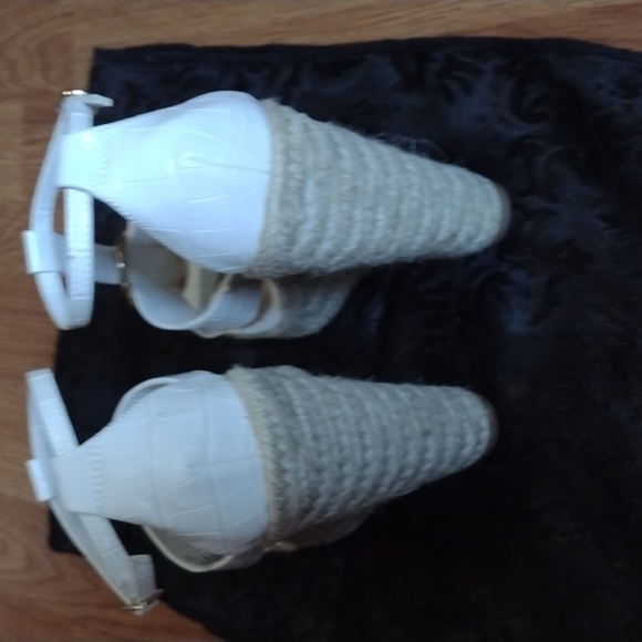 White wedges - Picture 3 of 4